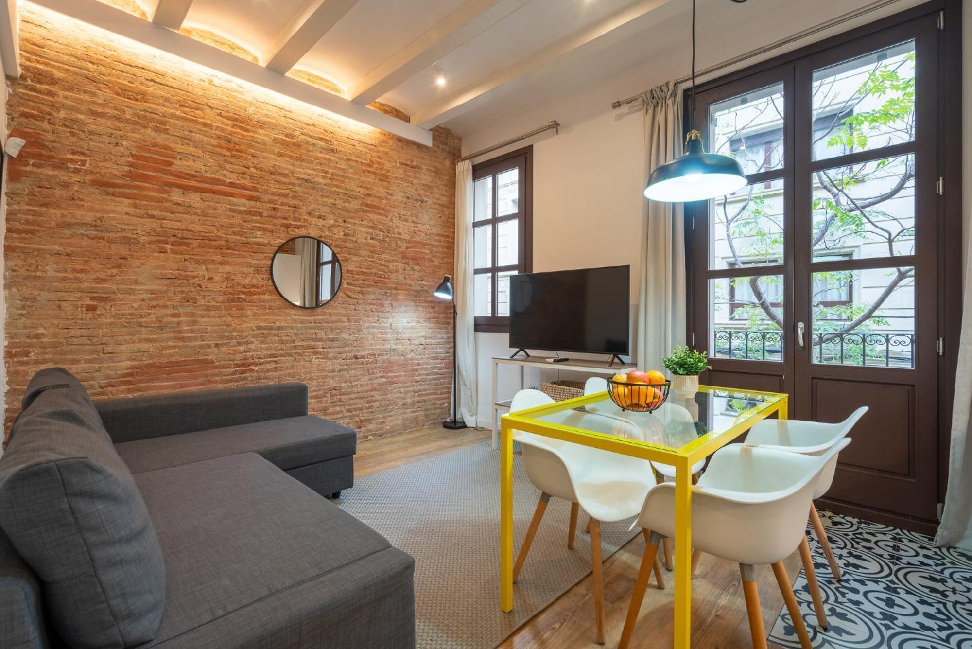 Ola Living Batllo Apartment