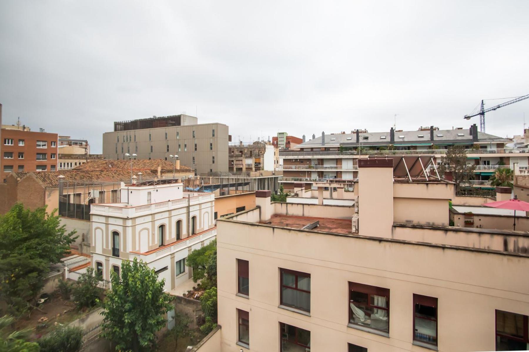 13mal1077- Magnific 2br Flat Barcelone