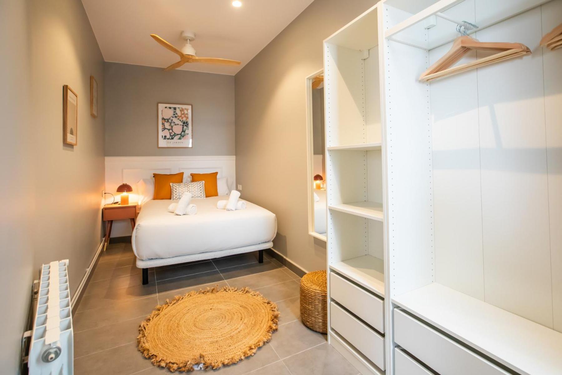 43mal1000-nice&bright 2br Flat Next To Sagrada Familia Barcelone