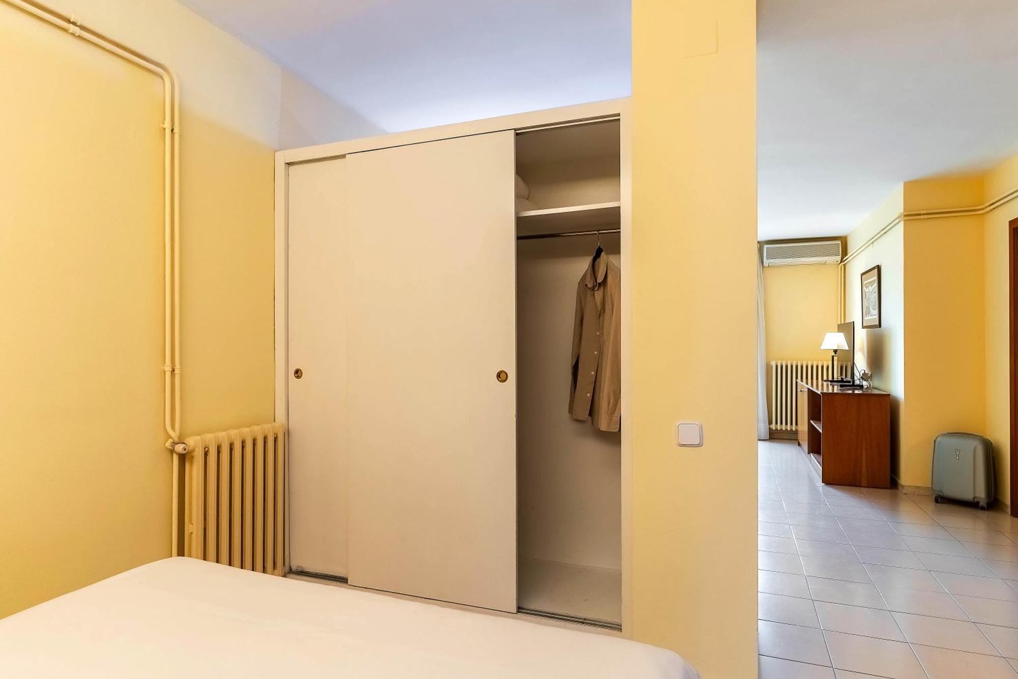 Aparthotel Bertran 3*