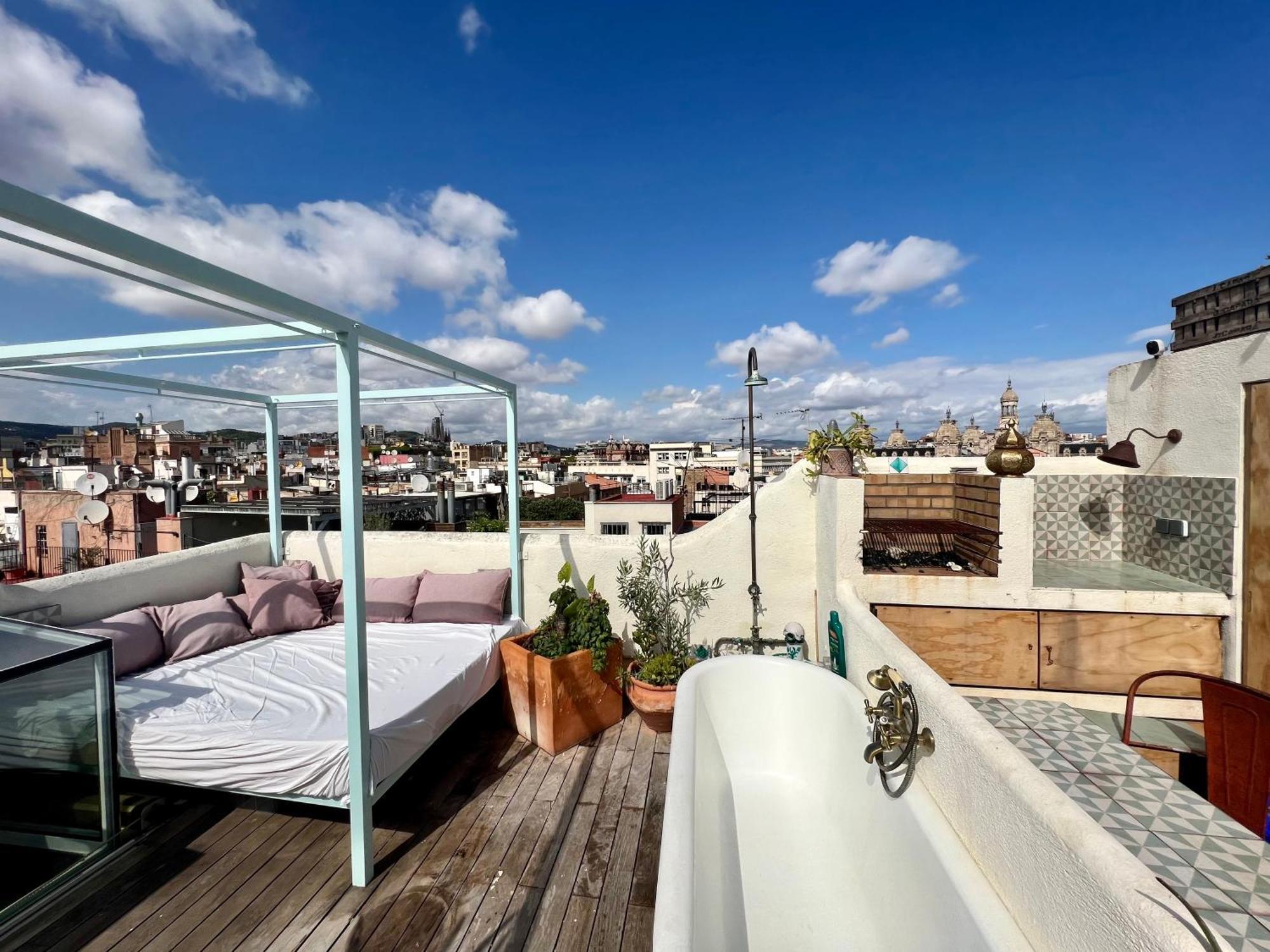 Outdoor Bathtub! 360 Rooftop With Chill Out And Amazing Views! Barcelone