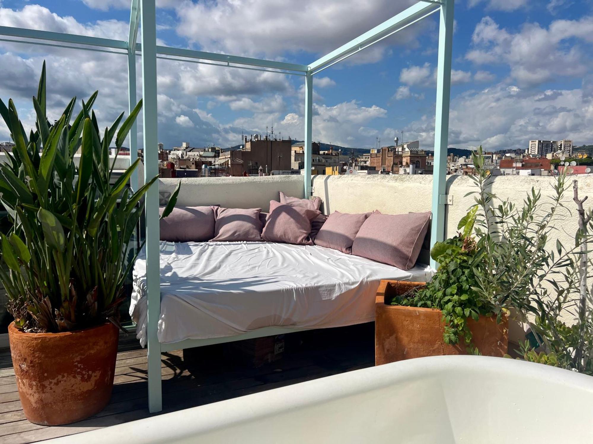 Outdoor Bathtub! 360 Rooftop With Chill Out And Amazing Views! Barcelone