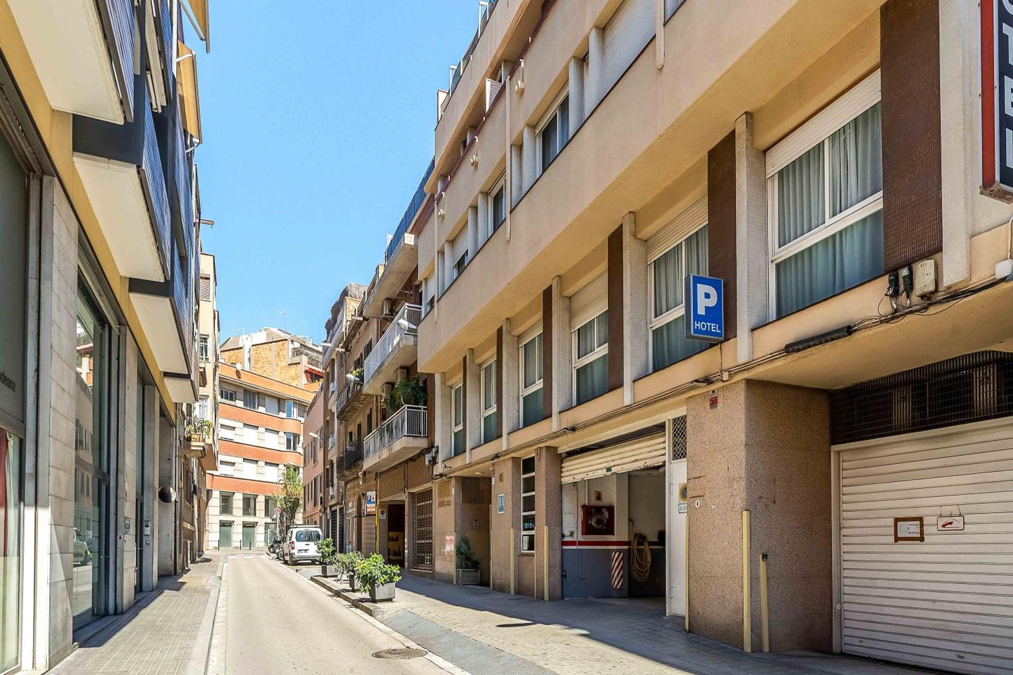 Aparthotel Bertran 3*