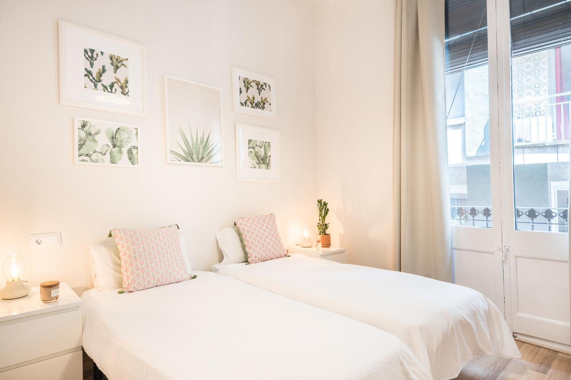 Oasis With A Sunny Terrace In The Heart Of Gracia Barcelona