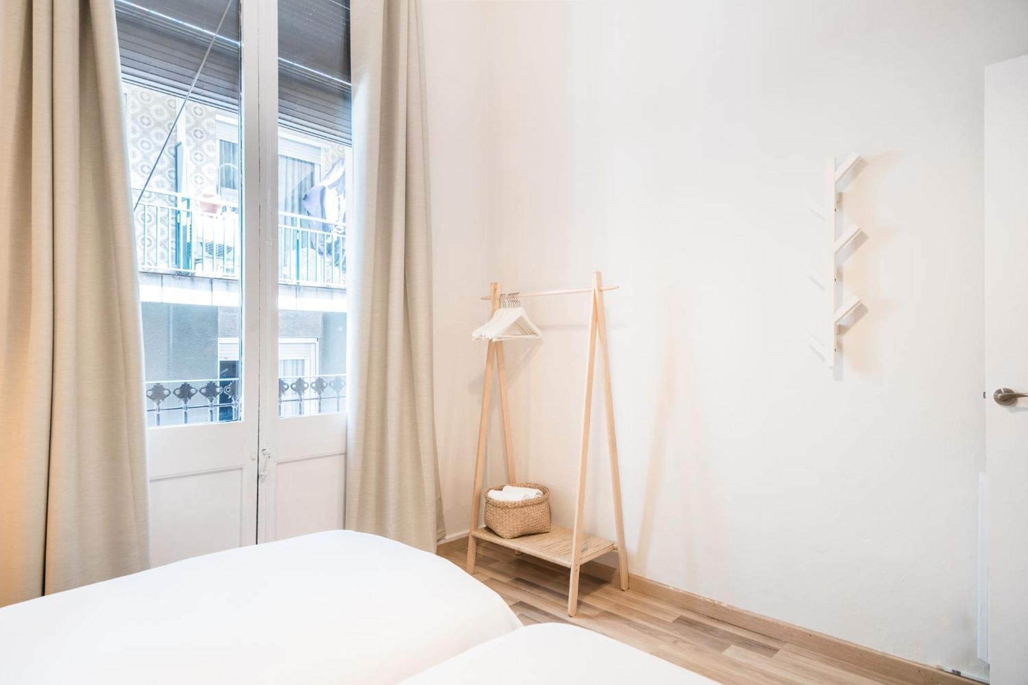 Oasis With A Sunny Terrace In The Heart Of Gracia * Barcelona