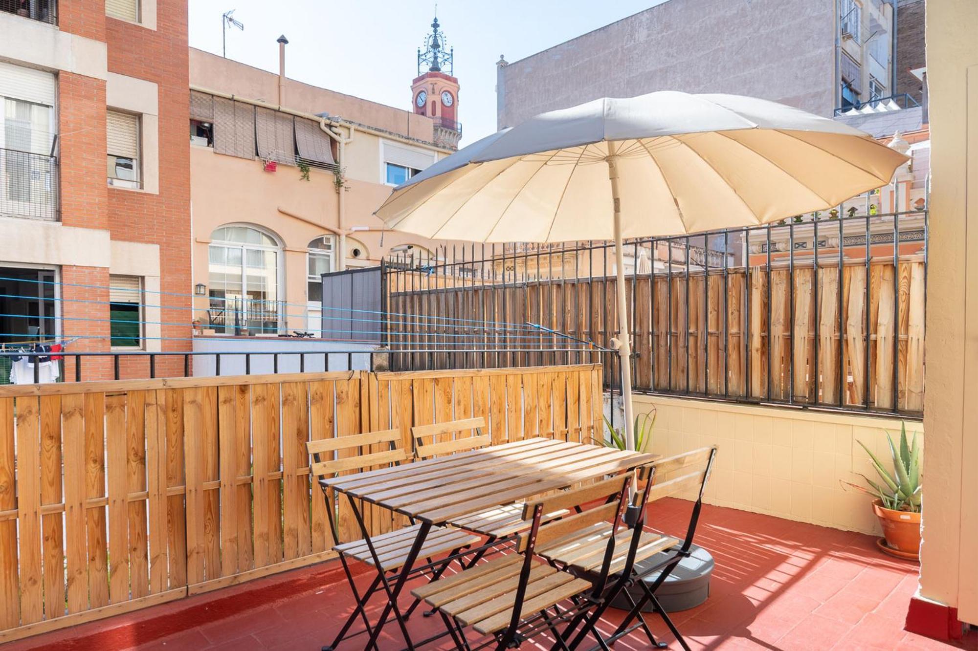 Oasis With A Sunny Terrace In The Heart Of Gracia