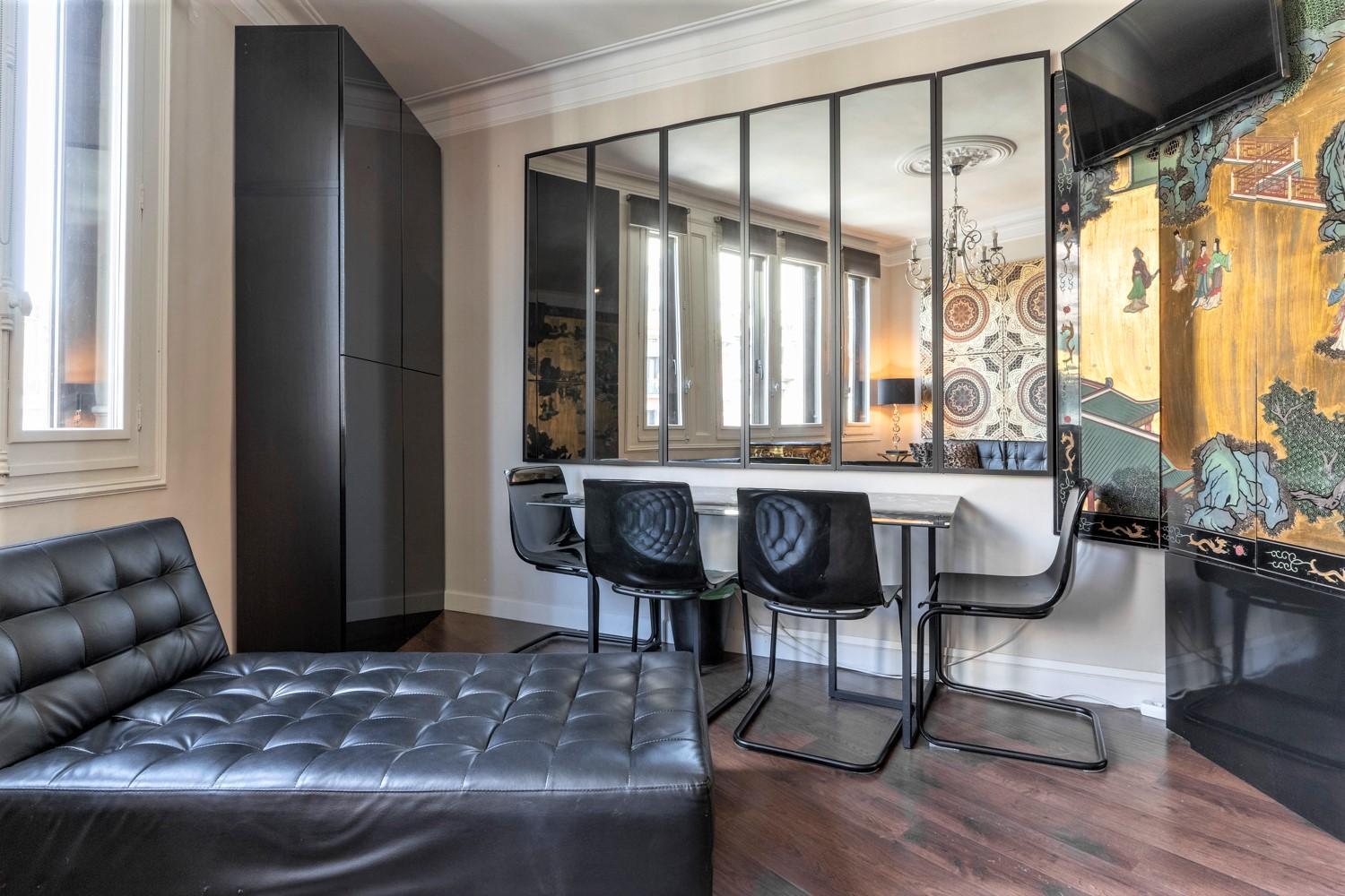 One Bedroom Apartment, Center *