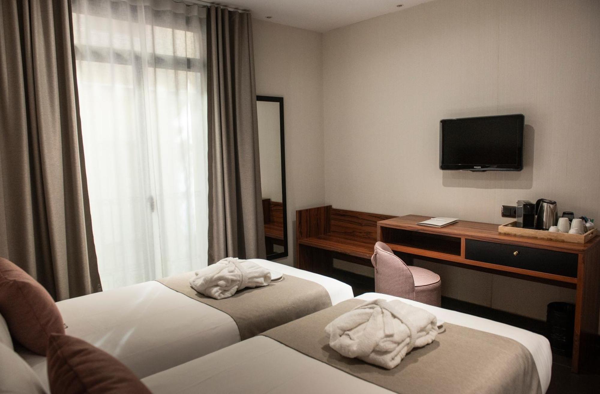Hotel California 3*