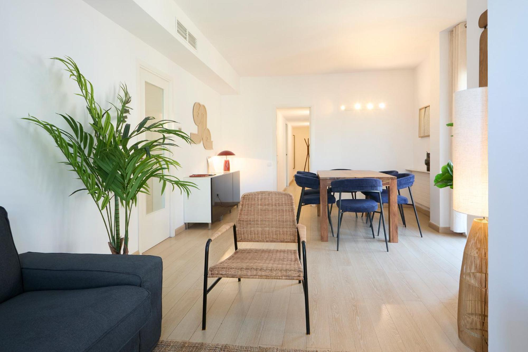73cop1034 - Spacious With Terrace Apartment *