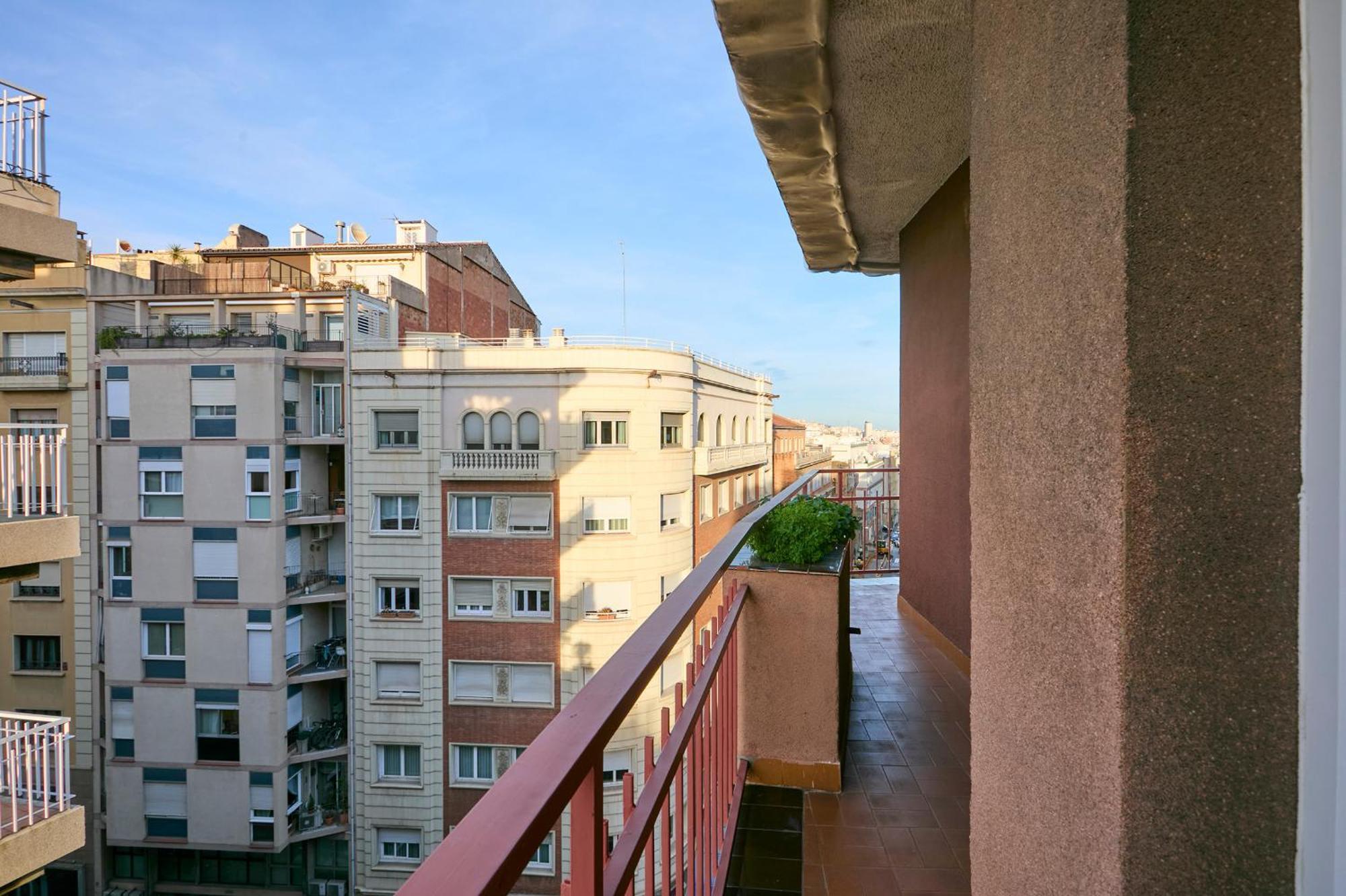 73cop1034 - Spacious With Terrace Apartment