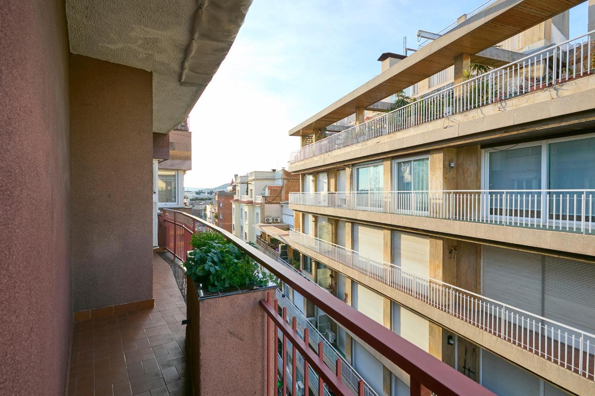 73cop1034 - Spacious With Terrace Apartment Barcelona
