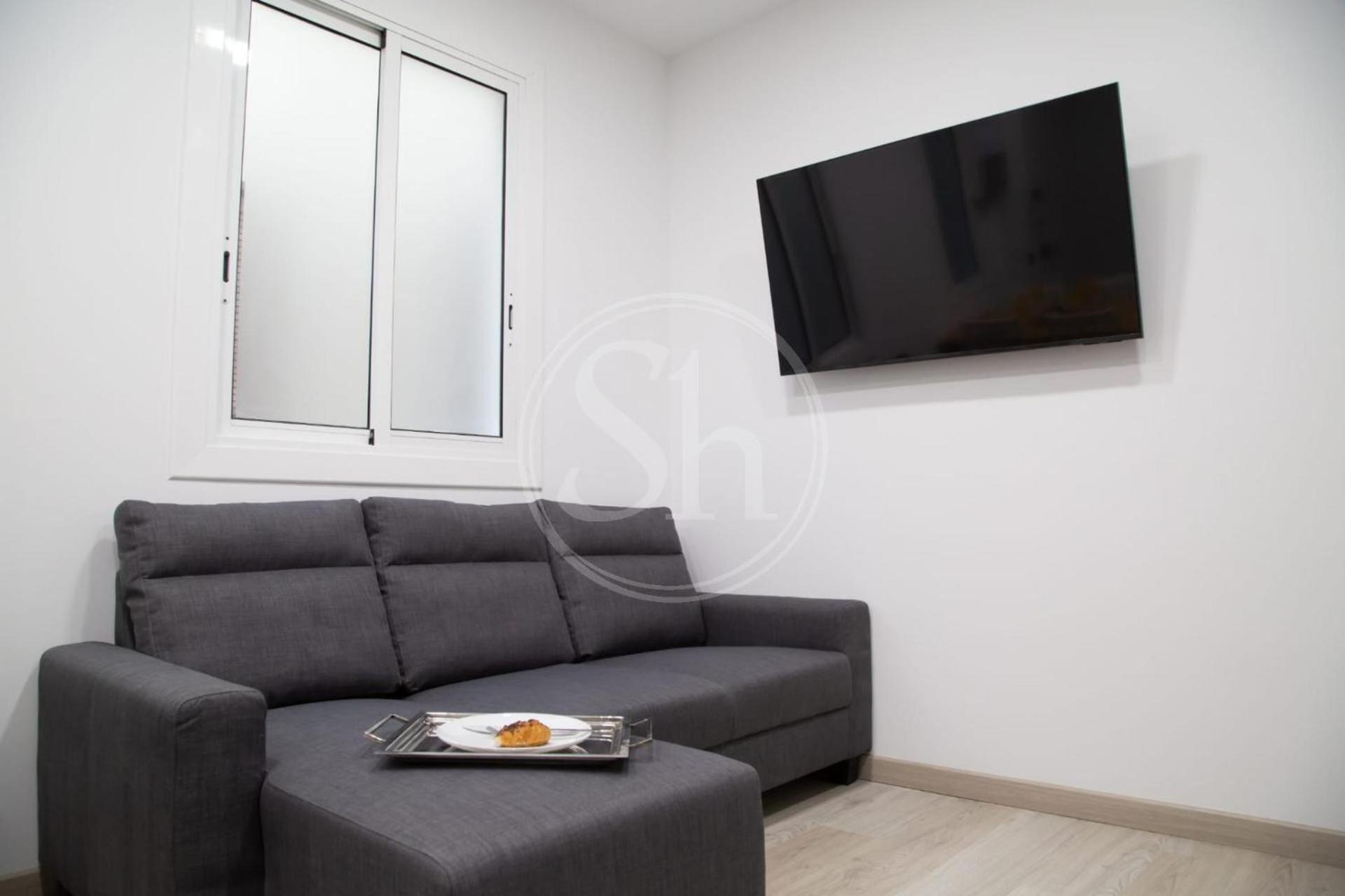 Wonderful Enamorats Apartment
