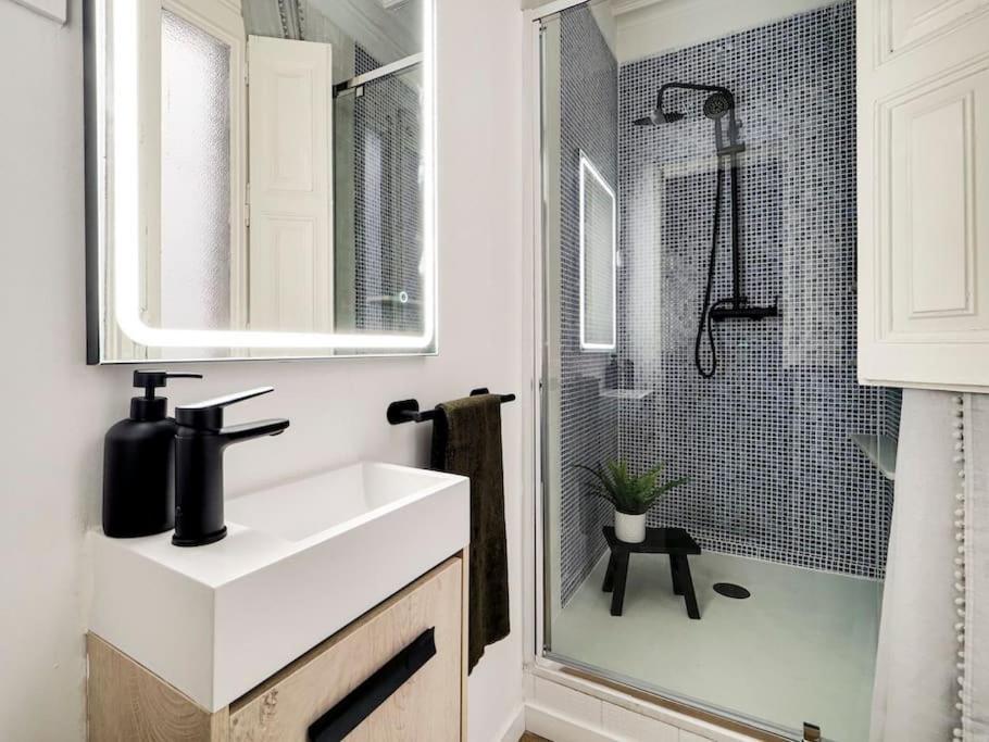 Casa Modernista En Paseo De Gracia Barcelone