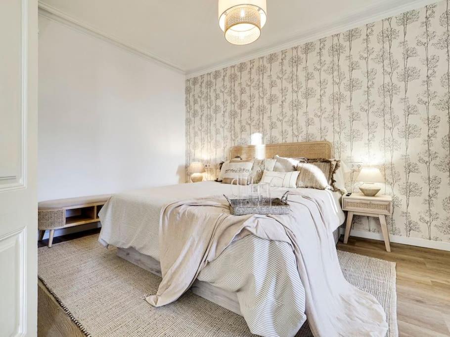 Casa Modernista En Paseo De Gracia Apartment