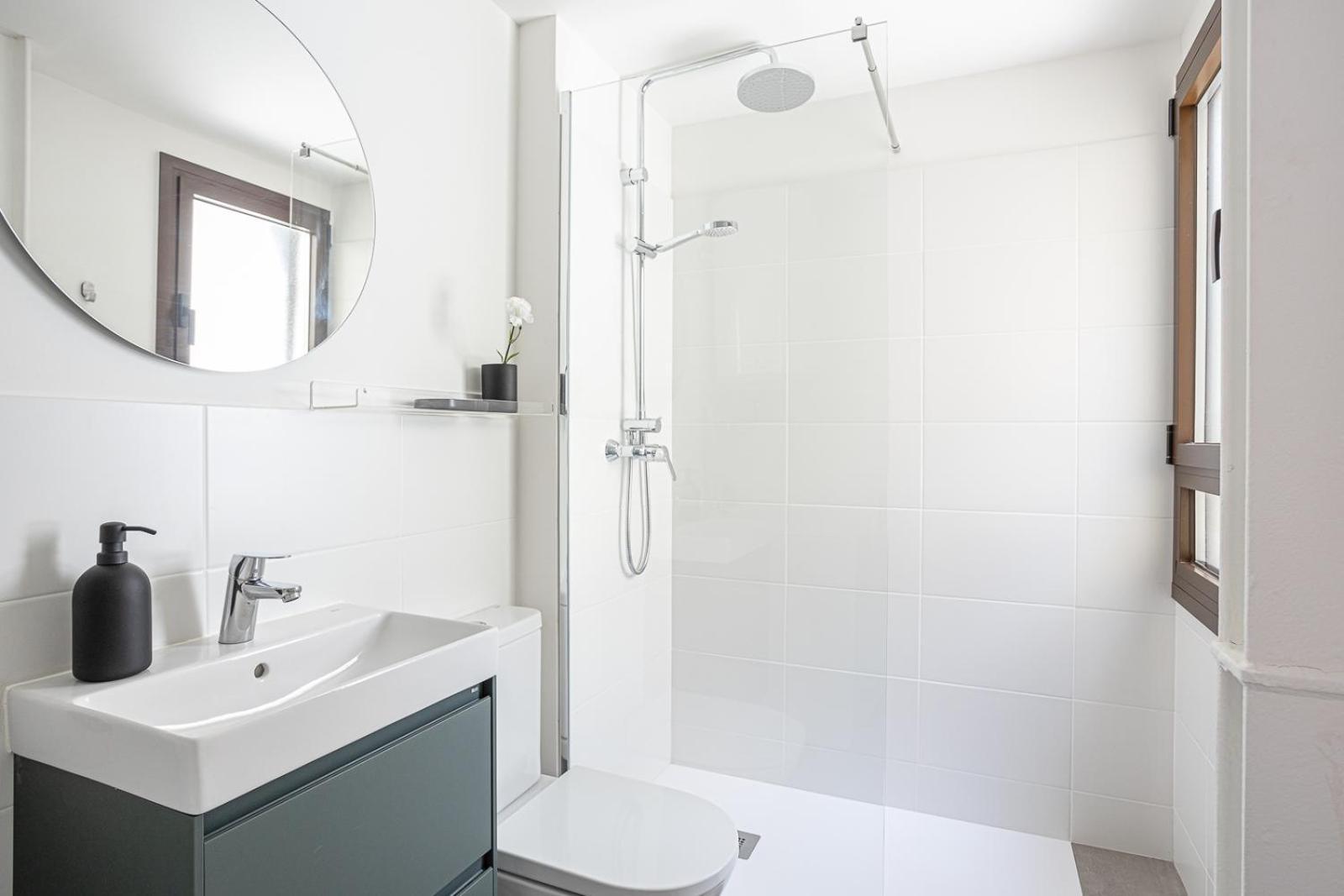 Modern 1 Bedroom Near Drassanes *