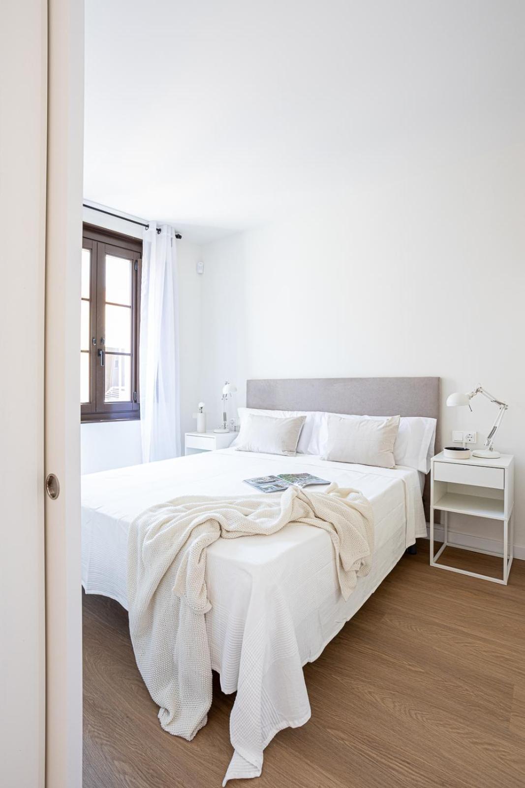 Modern 1 Bedroom Near Drassanes Apartment Barcelona