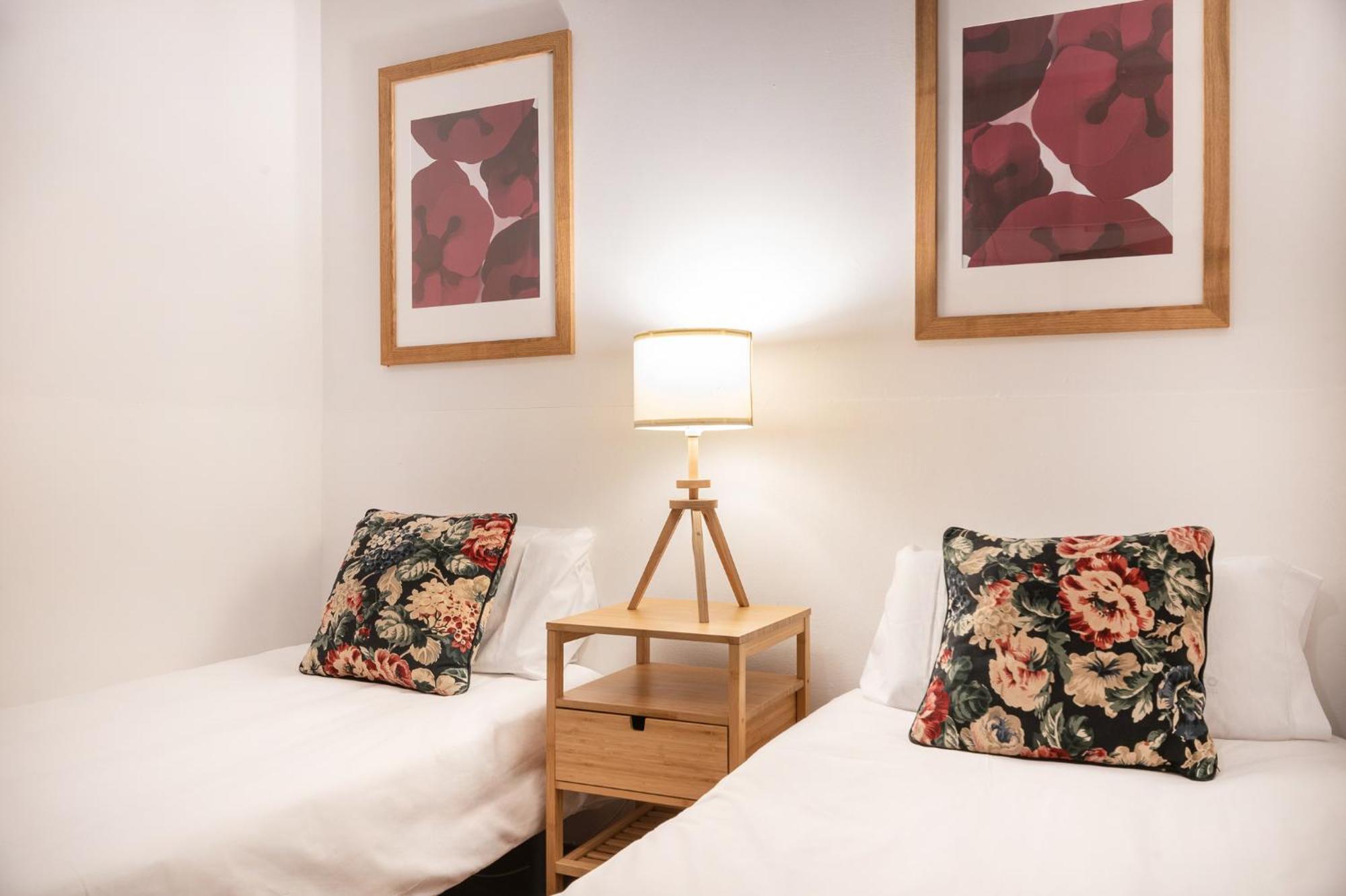 Spacious & Sunny With Terrace In The Center * Barcelona