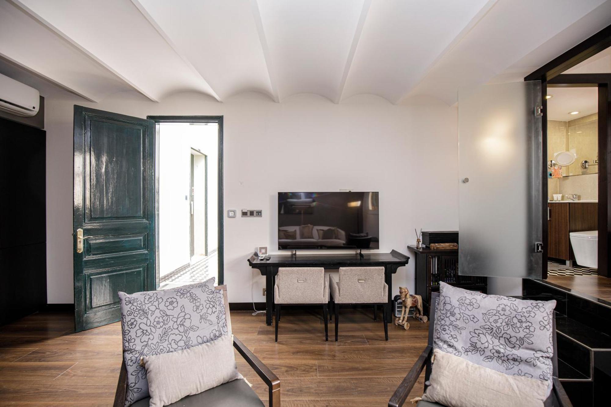 Luminous Floor With Terrace Appartement *