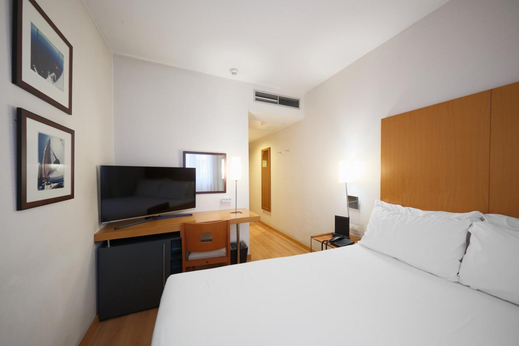 Catalonia Beach 4*