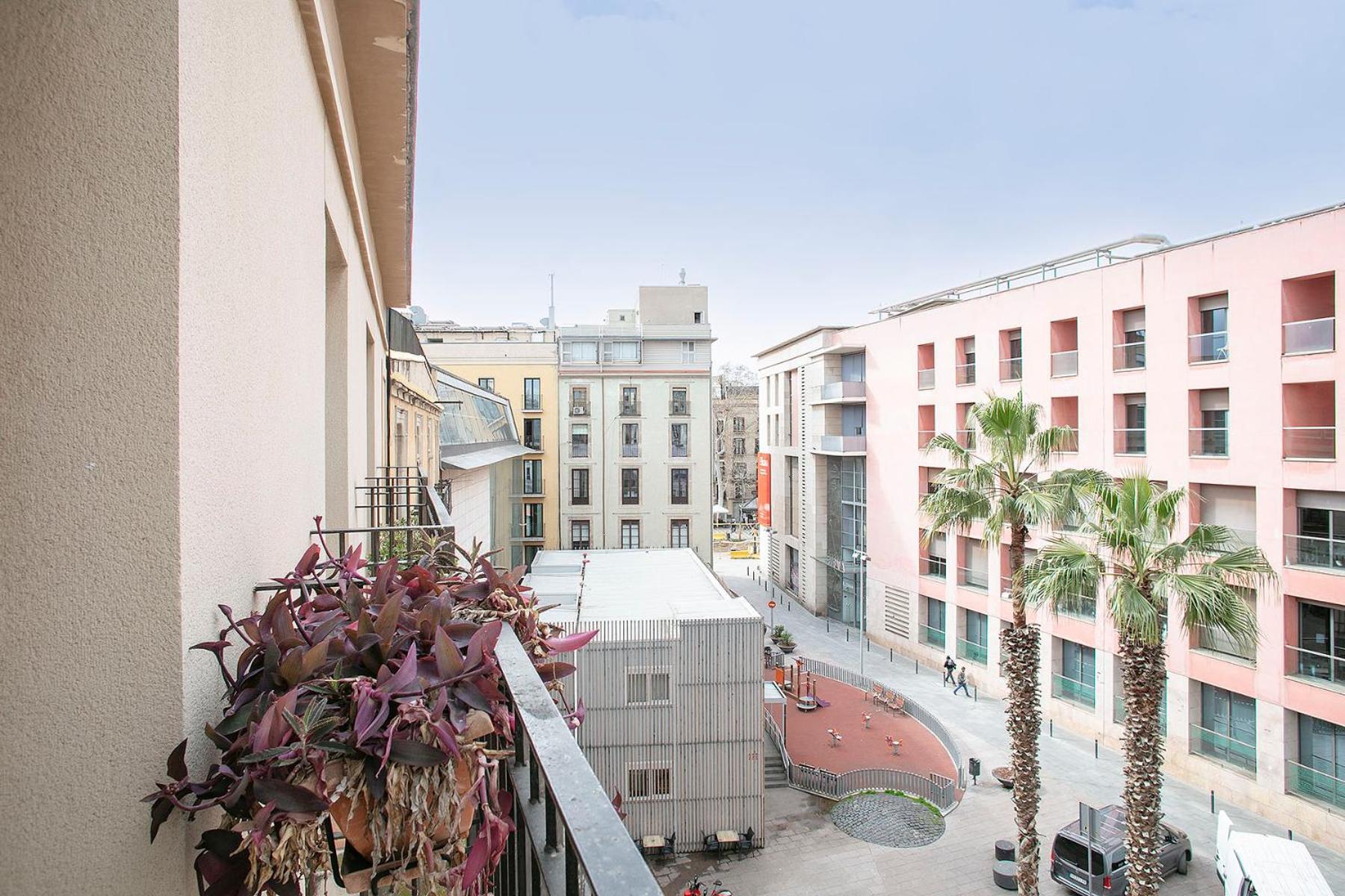 Heaven With A Garden At Ramblas Apartment *
