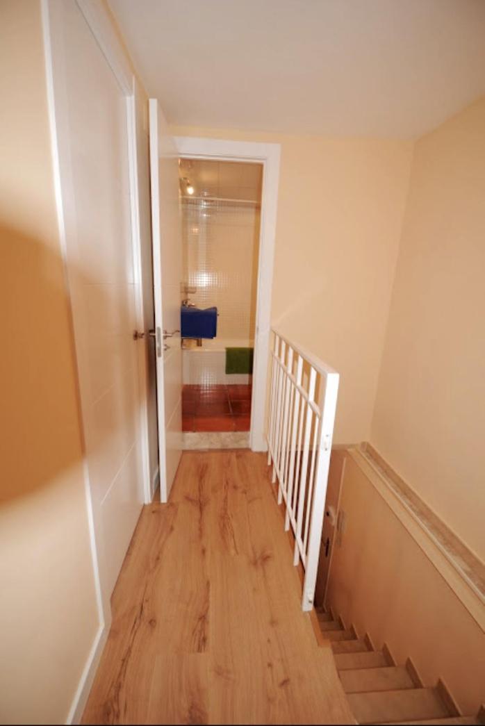 Ramblas Duplex 4br Terrace Pool Table & Ping Pong * Barcelone