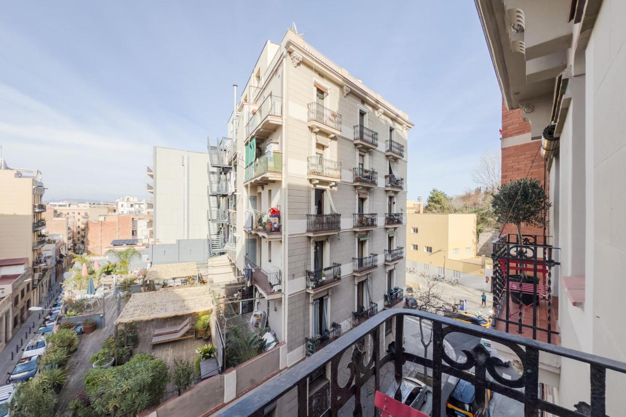 Apartment Magalhaes - Trad Flat In Poble Sec, Near Ramblas *
