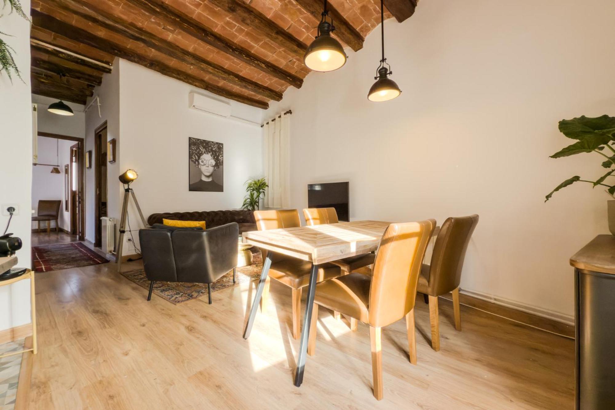 Magalhaes - Trad Flat In Poble Sec, Near Ramblas Apartment