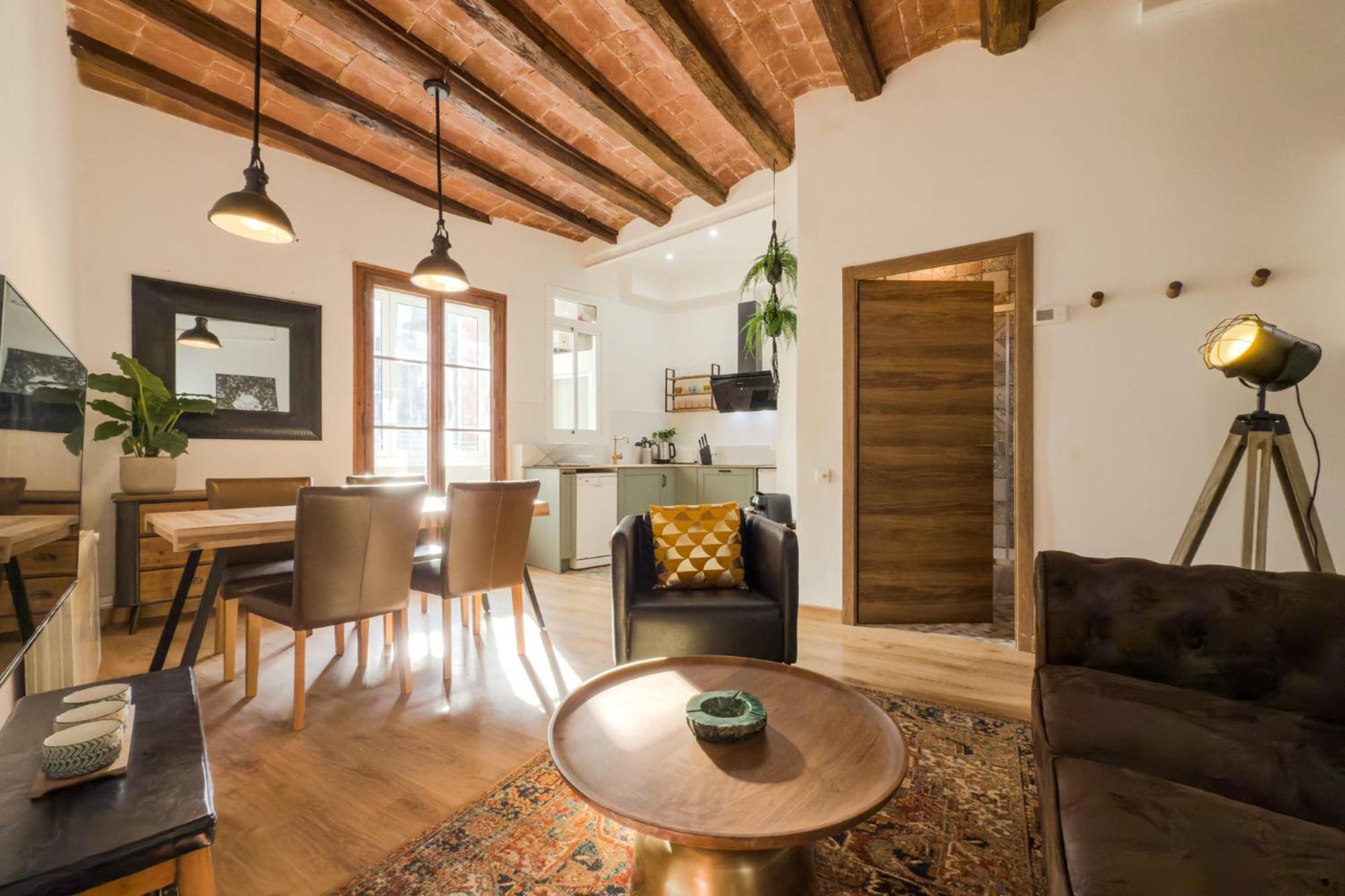 Apartment Magalhaes - Trad Flat In Poble Sec, Near Ramblas Barcelona