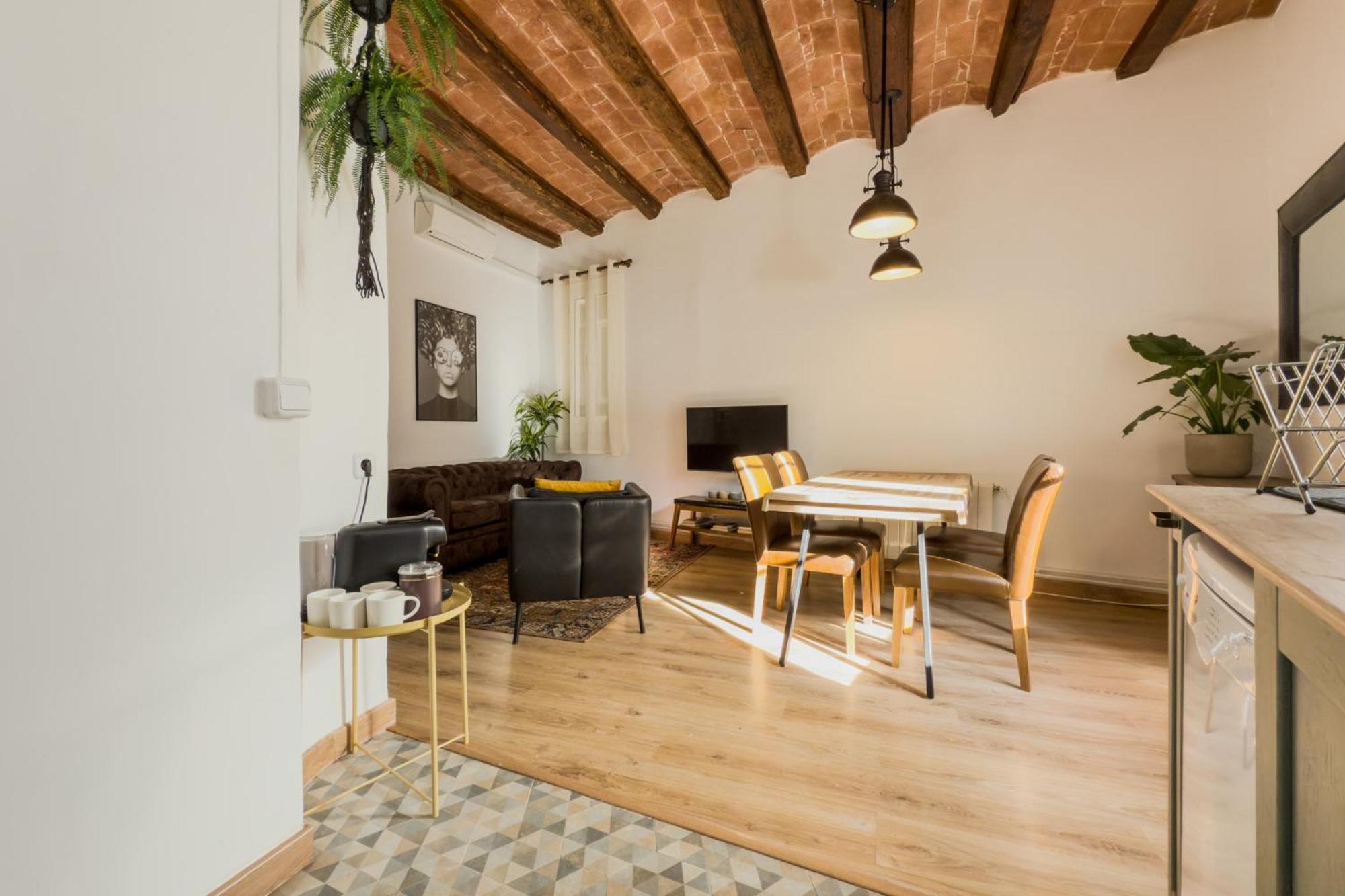 Apartment Magalhaes - Trad Flat In Poble Sec, Near Ramblas