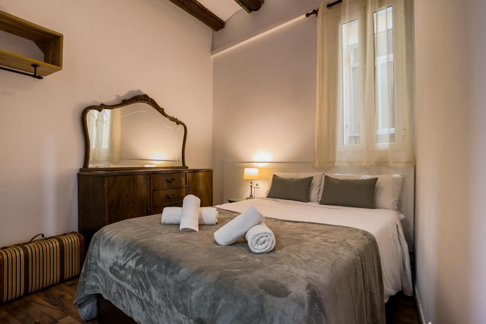Apartment Magalhaes - Trad Flat In Poble Sec, Near Ramblas