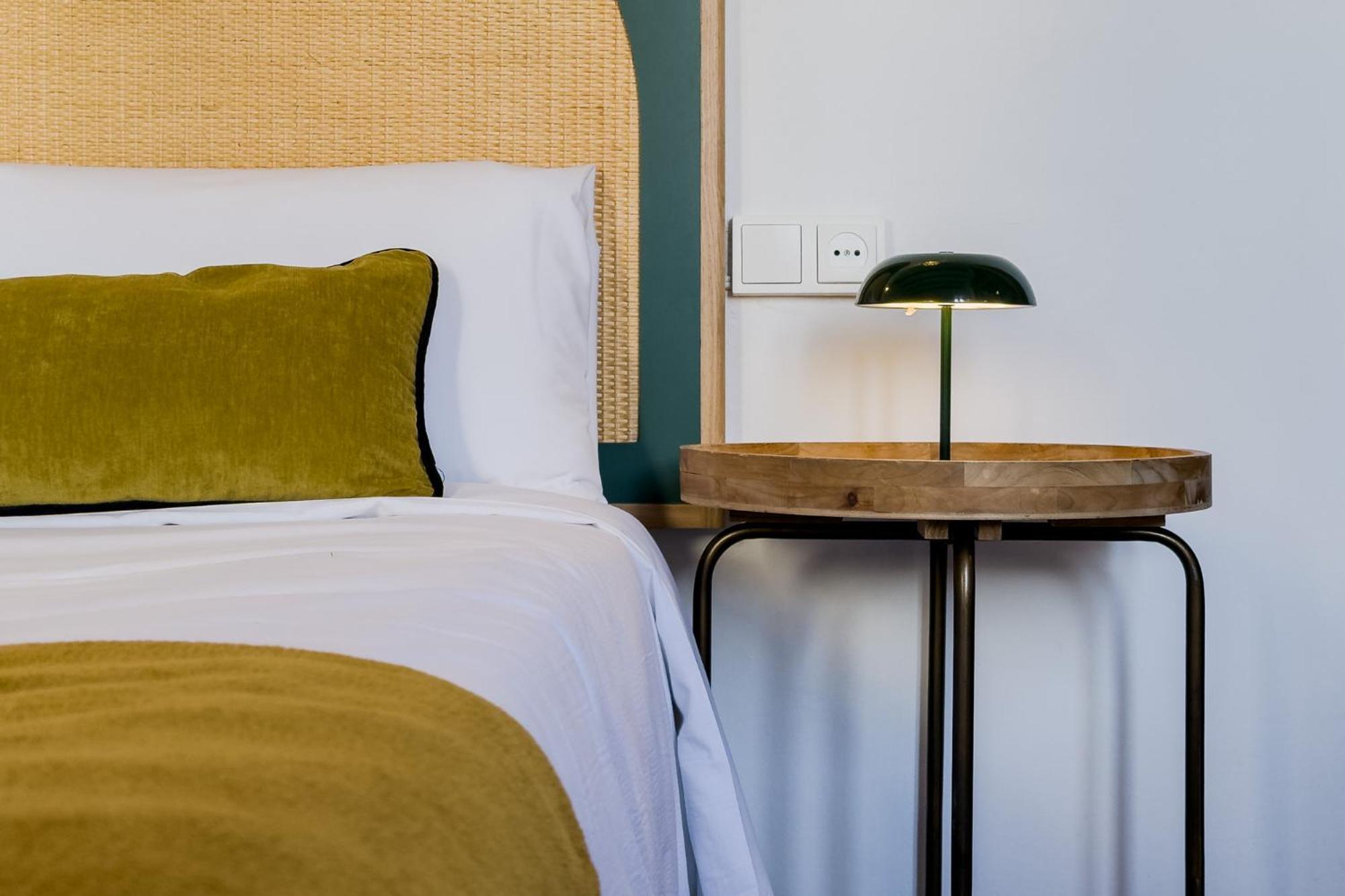 Magalhaes - Trad Flat In Poble Sec, Near Ramblas Apartment *