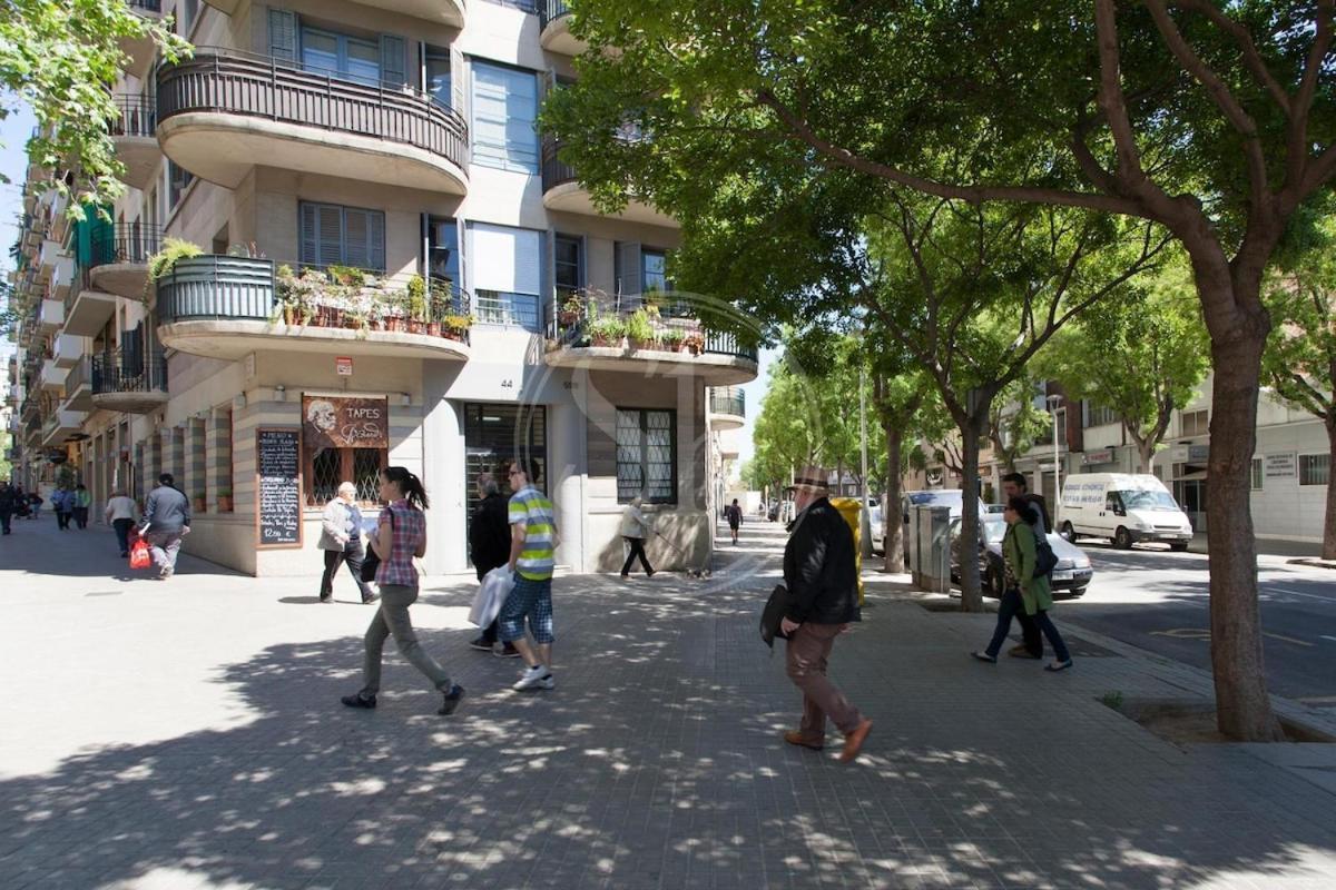 Hermoso Junto A La Sagrada Familia * Barcelone