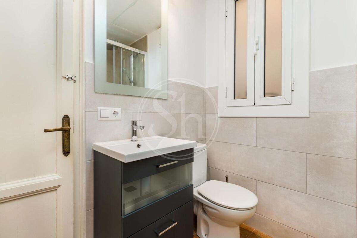 Wonderful Enamorats Apartment