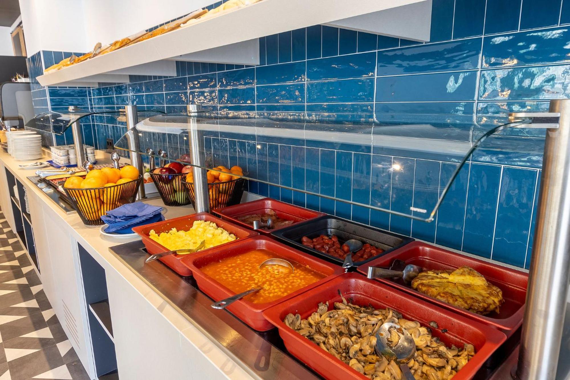 Travelodge Poblenou Hotel Barcelona