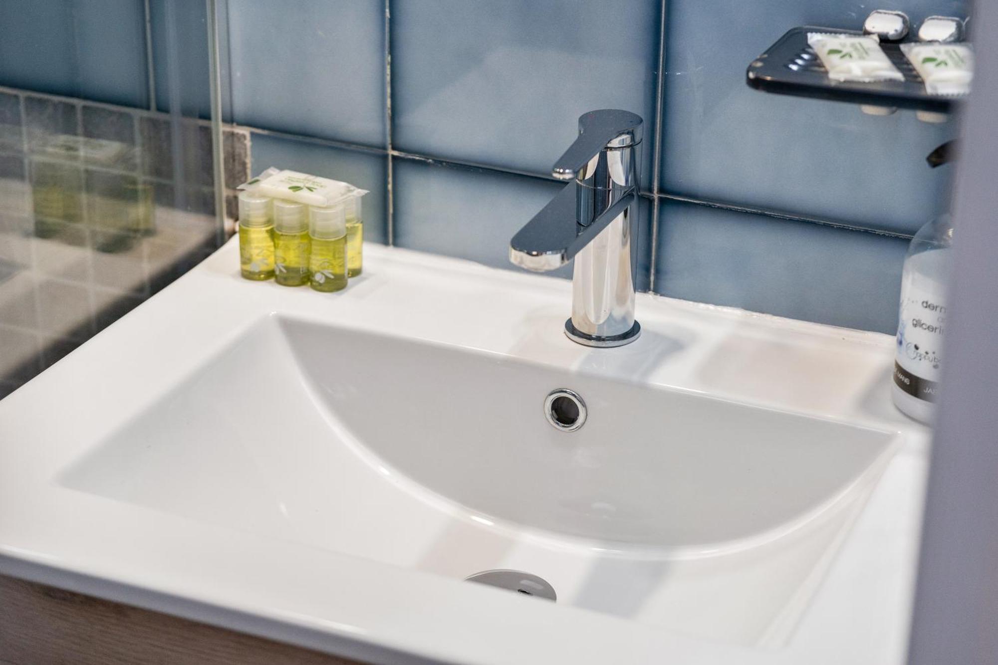 Fridaysflats, Sagrado Silencio - 3 Bdr Right By Sagrada Familia * Barcelona