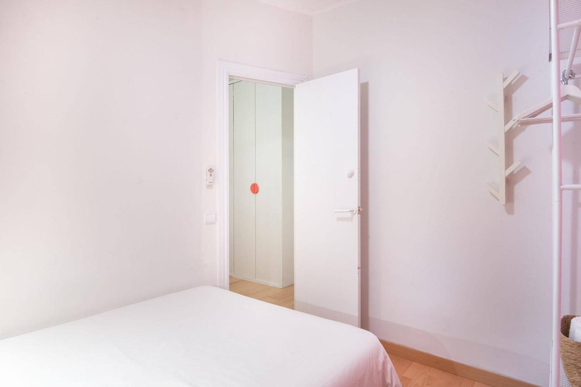 Spacious And Comfortable In The Center Apartment *