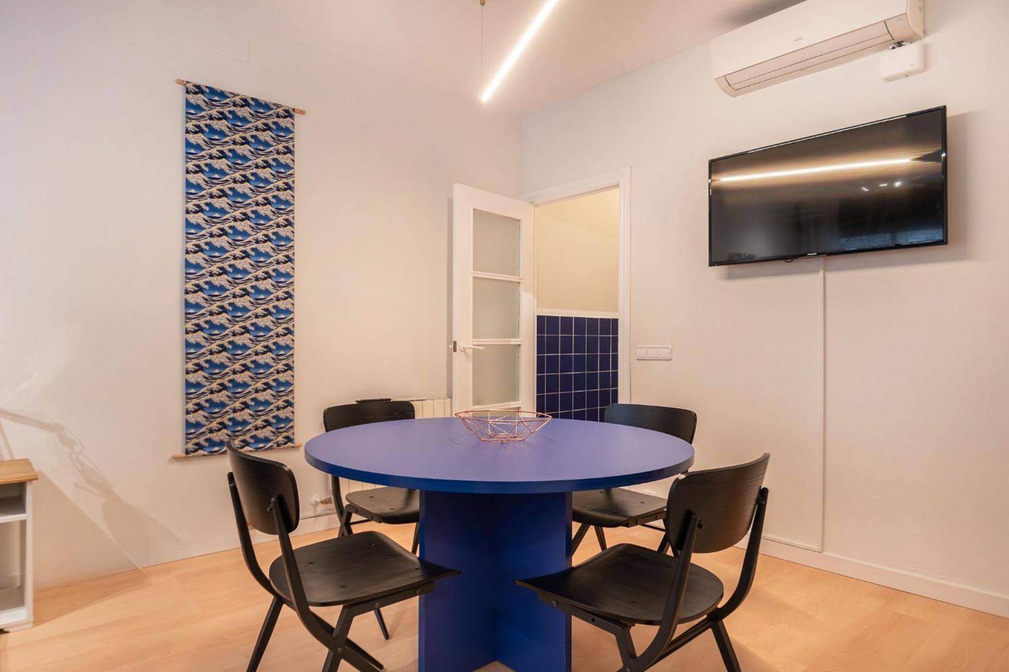Spacious And Comfortable In The Center Apartment
