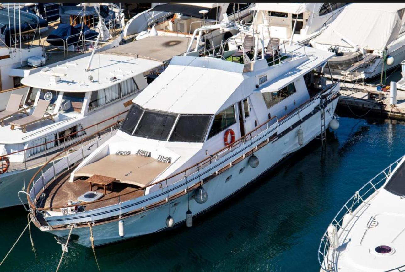 Aloha Boat Bateau-hôtel