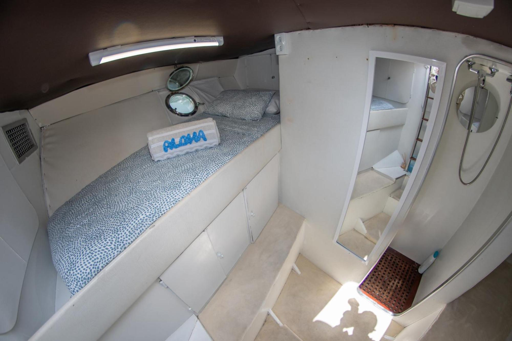 Aloha Boat Bateau-hôtel *
