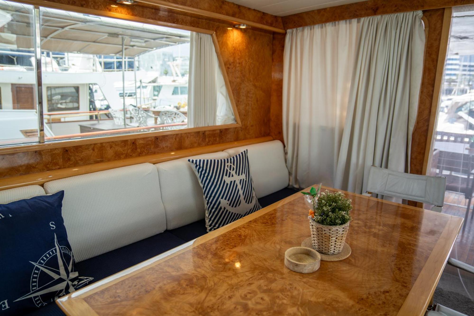 Aloha Boat Barcelone