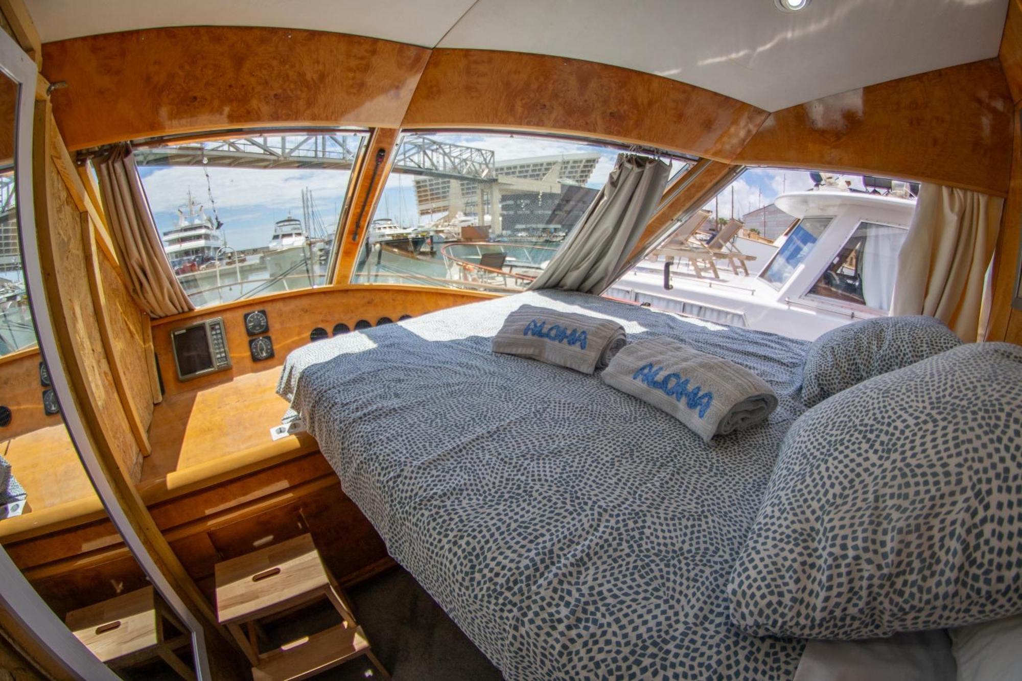 Aloha Boat Bateau-hôtel