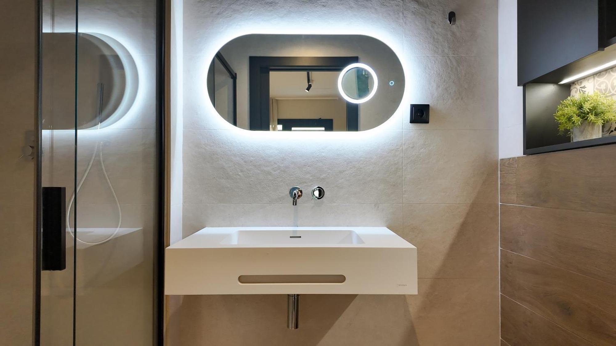 Blau Student Housing - Students Only Apartment *