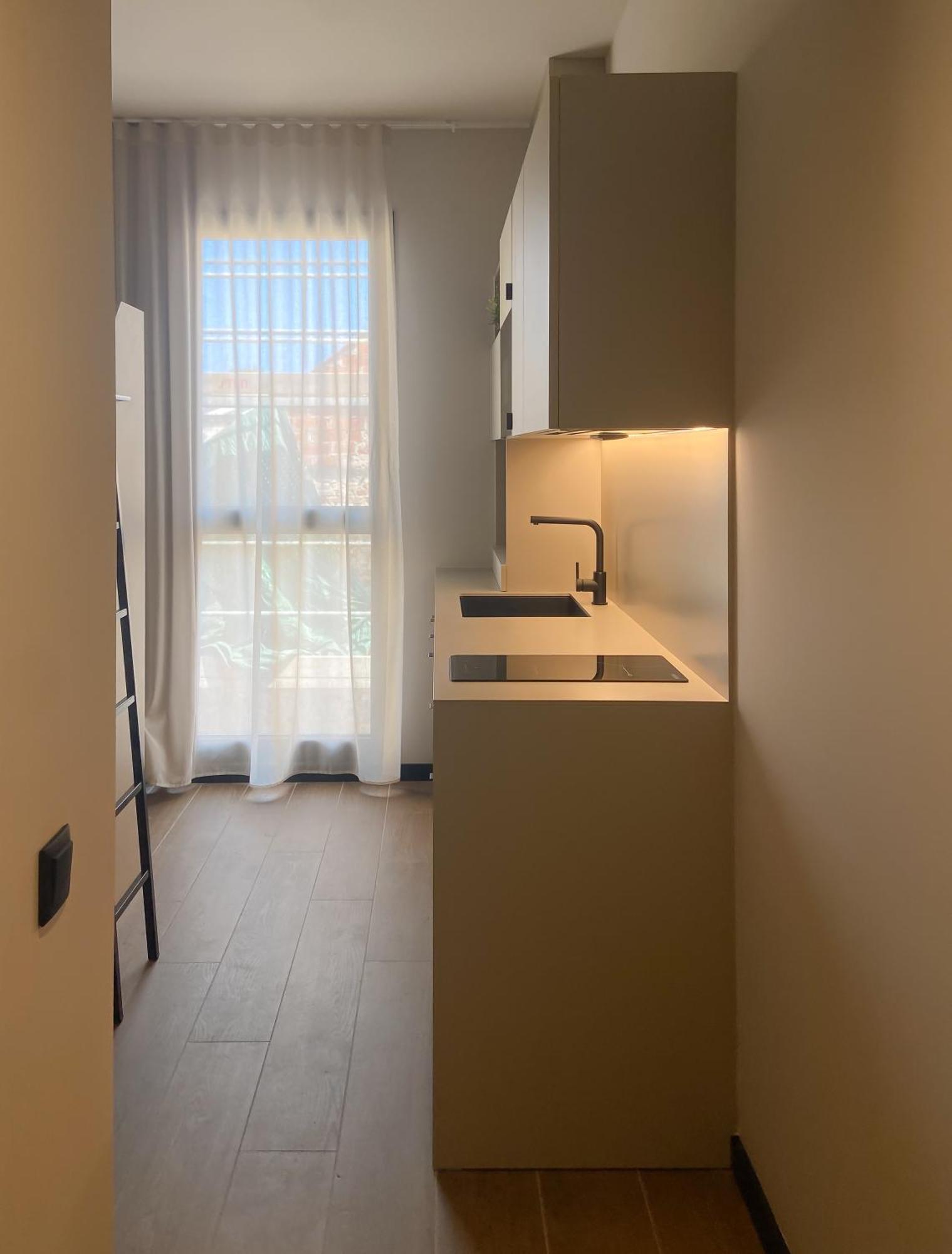 Blau Student Housing - Students Only Apartment *