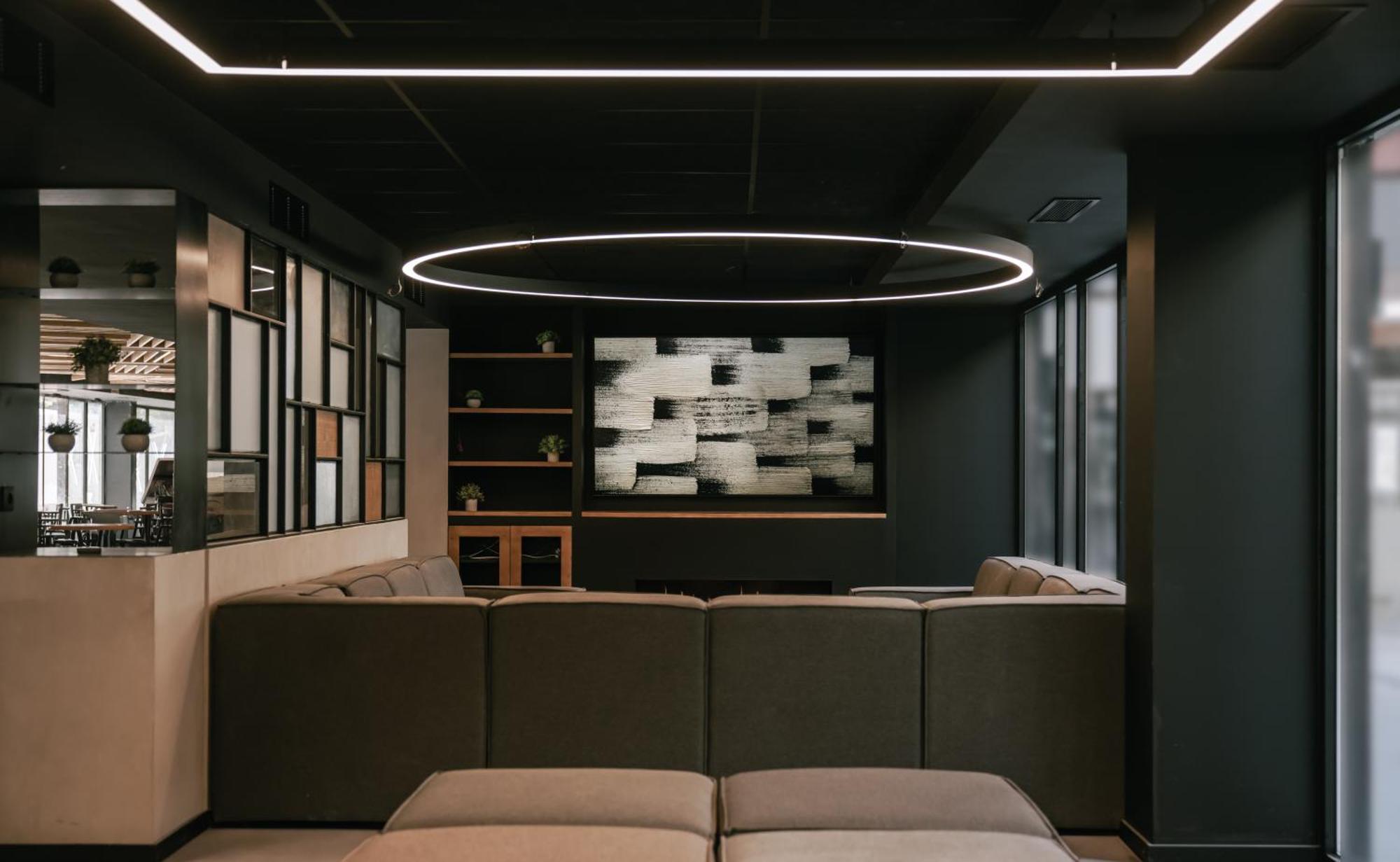 Blau Student Housing - Students Only Apartment *