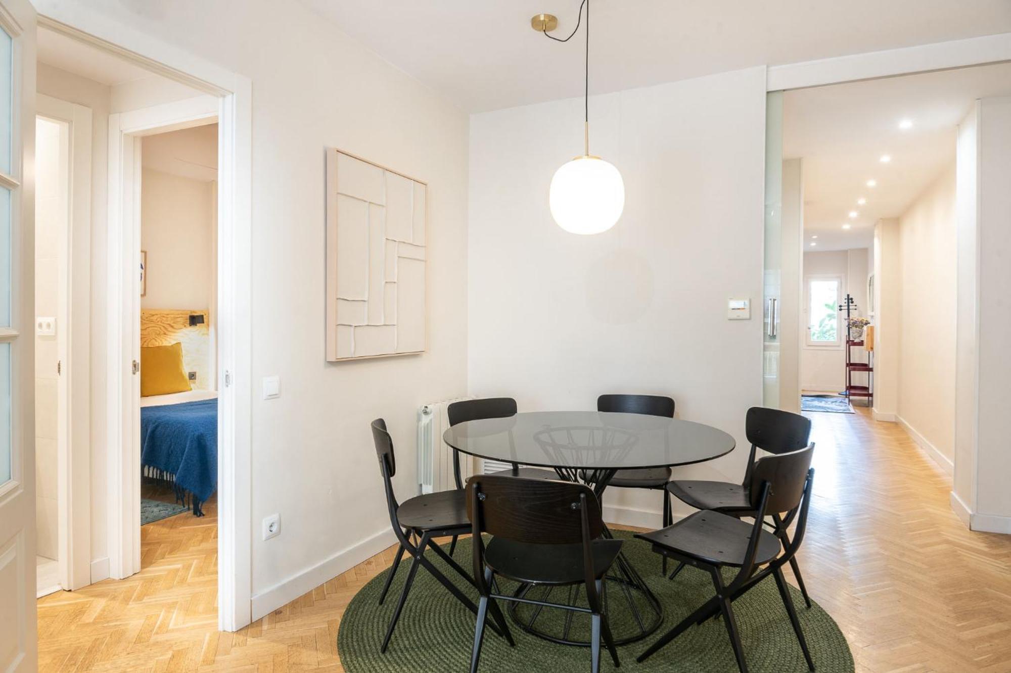 Spacious And Elegant Oasis In The Location Appartement *