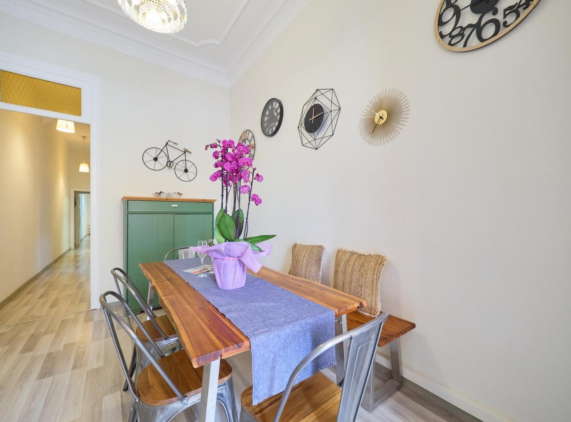 The Living Appartement