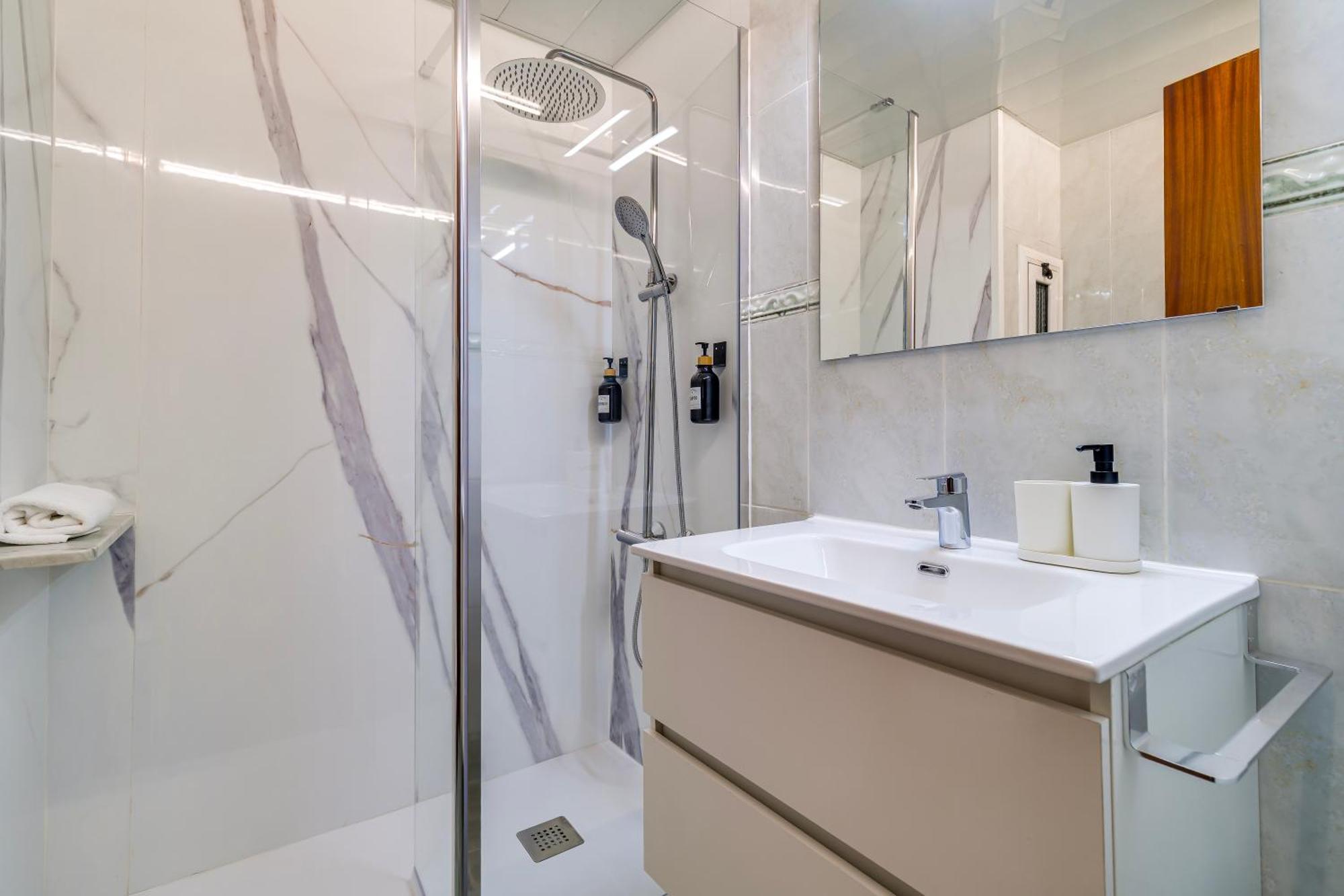 Appartement Spacious 4 Bedroom Fira Bcn & Camp Nou