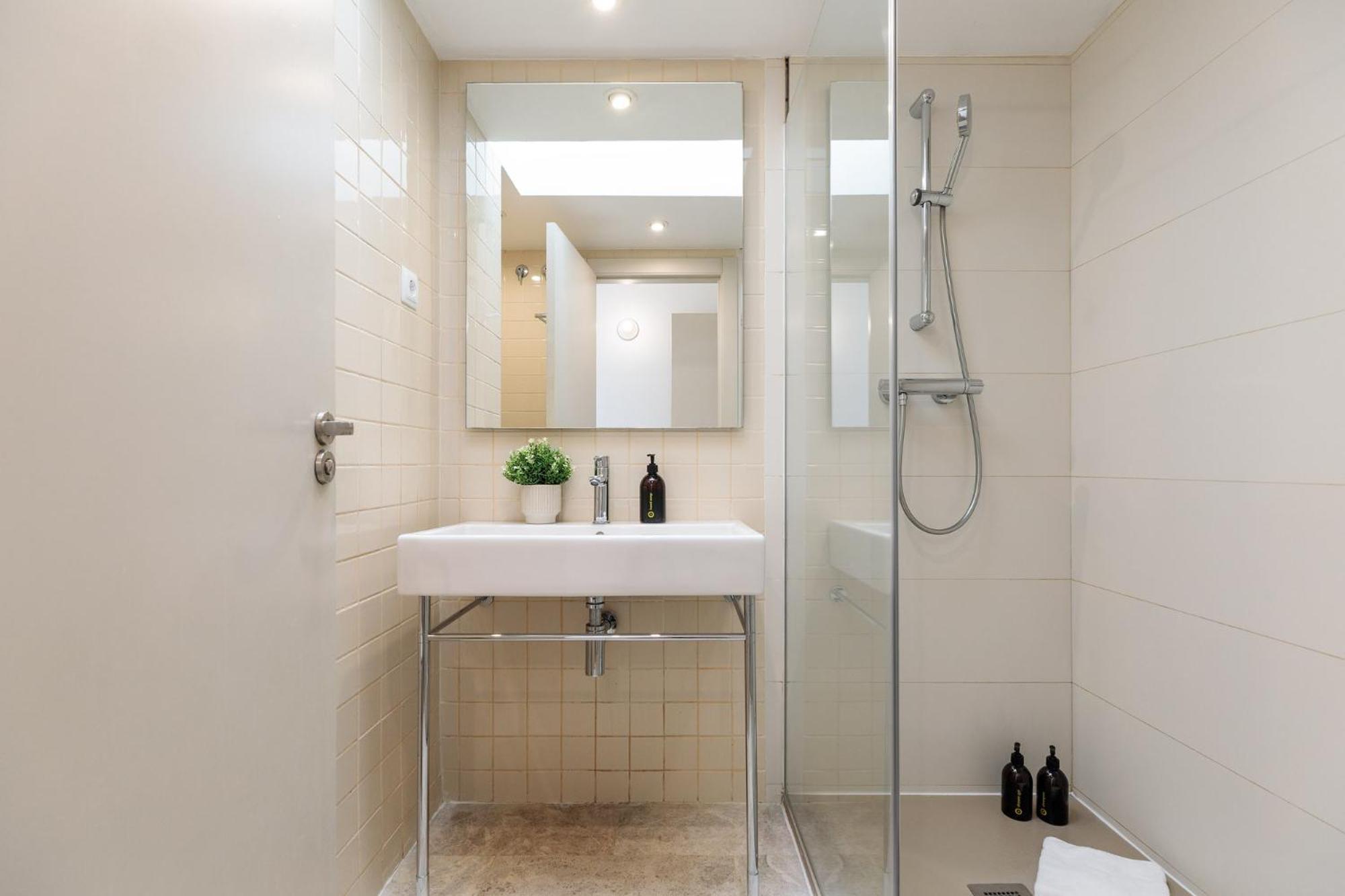 Ola Living Merce Apartment