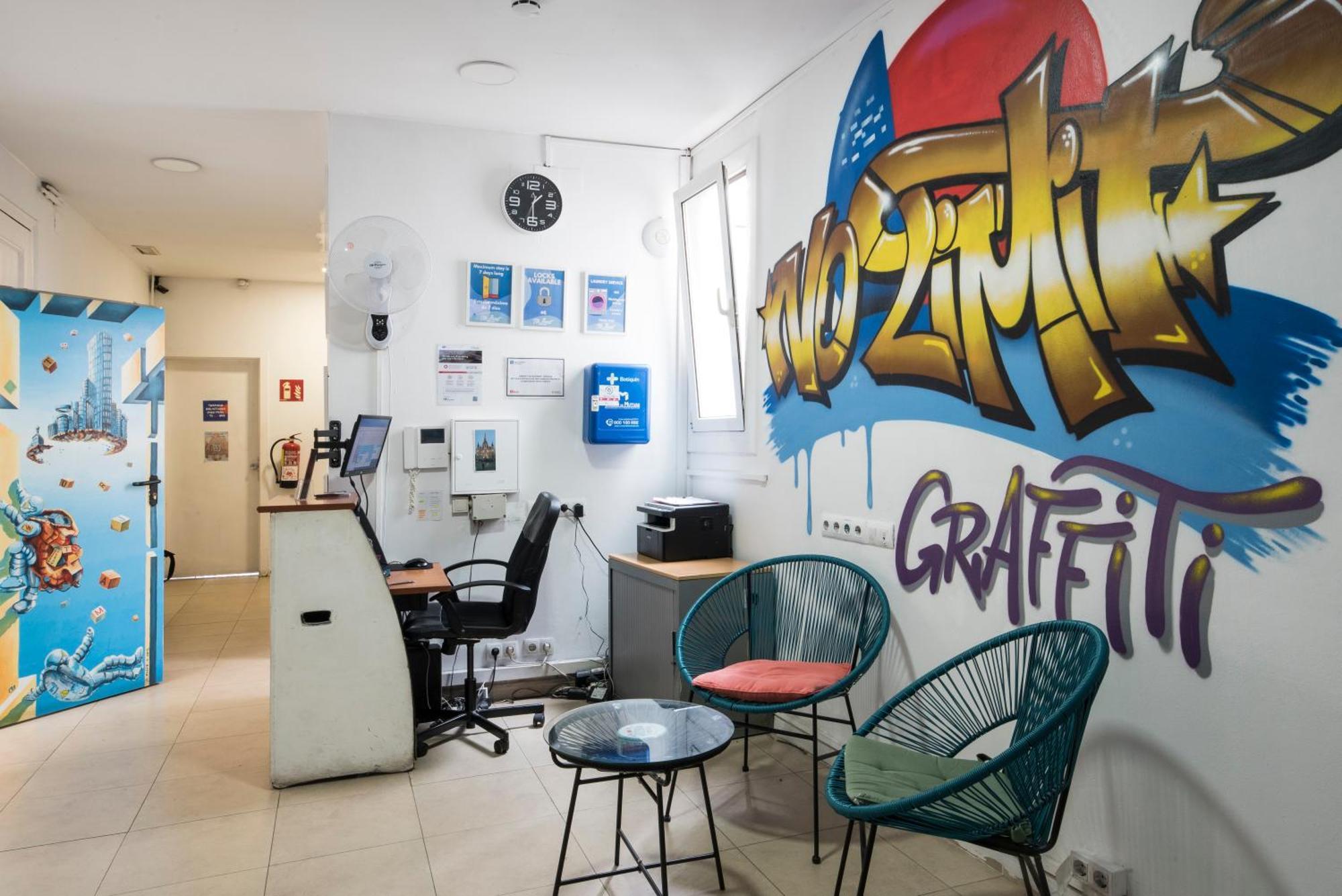 No Limit Graffiti Hostel Barcelona