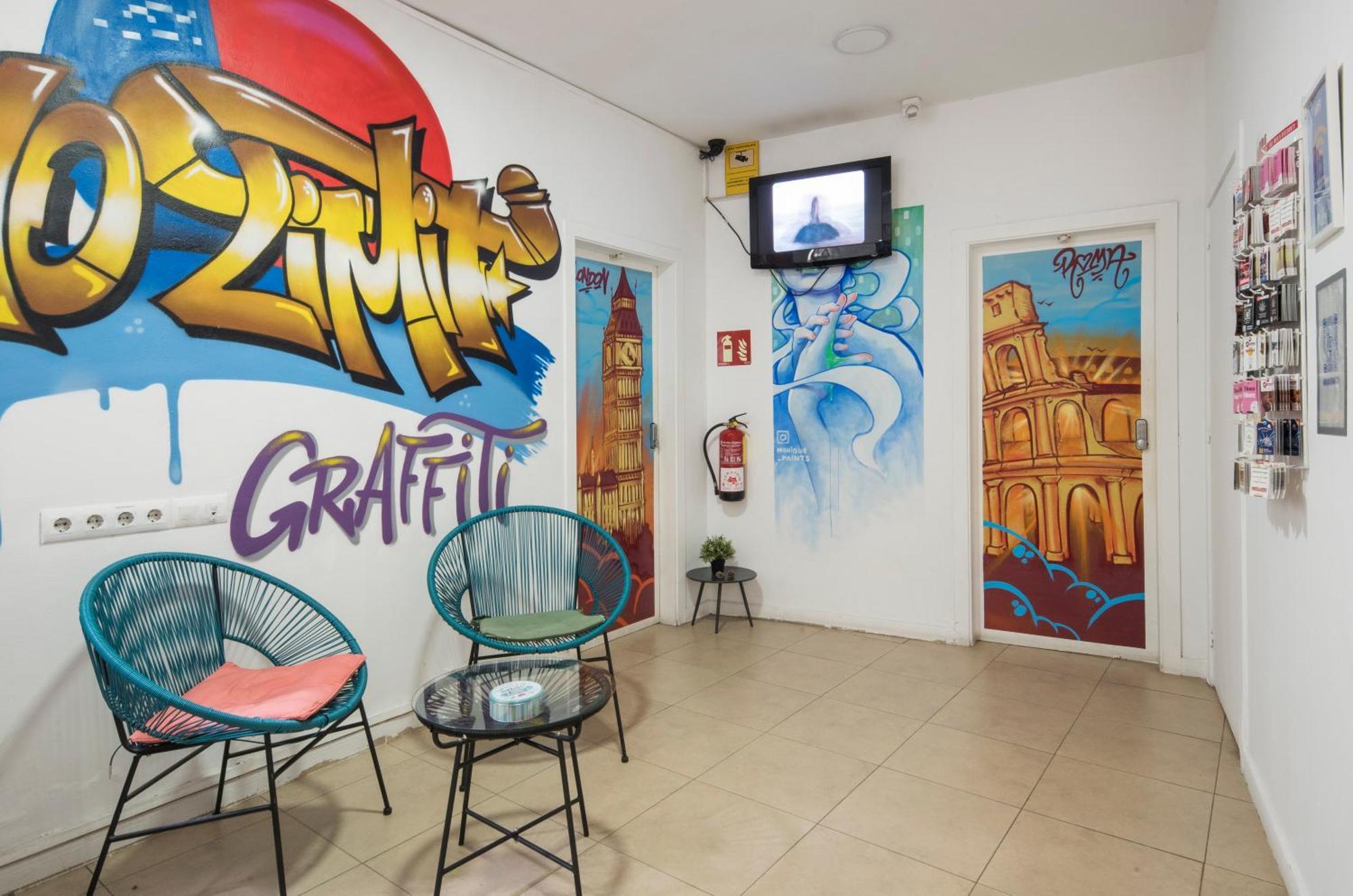 No Limit Graffiti Hostel